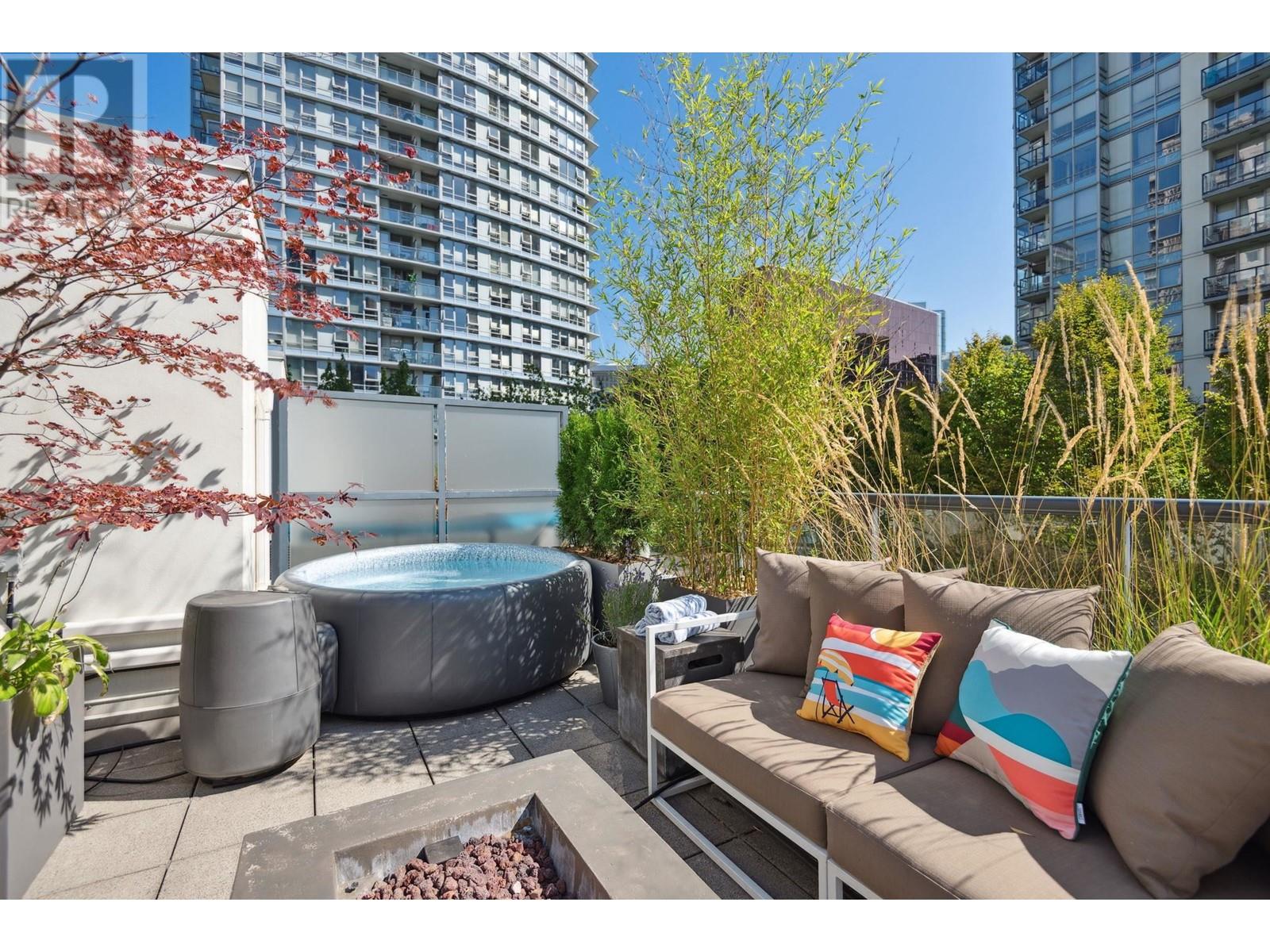 978 Beatty Street, Vancouver, British Columbia  V6Z 3G6 - Photo 2 - R2952287