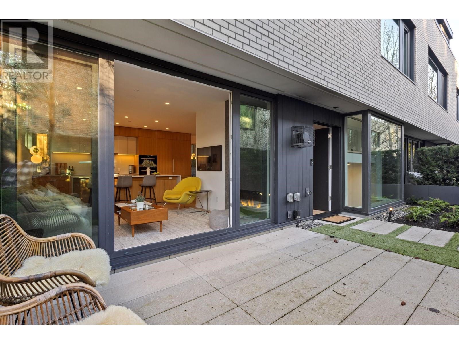 4 3730 Edgemont Boulevard, North Vancouver, British Columbia  V7R 2P7 - Photo 1 - R2954672