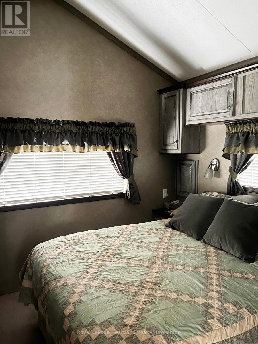77719 Bluewater Hwy, 4 Lighthouse Cove Road, Bluewater, Ontario  N0M 2T0 - Photo 10 - X12019676