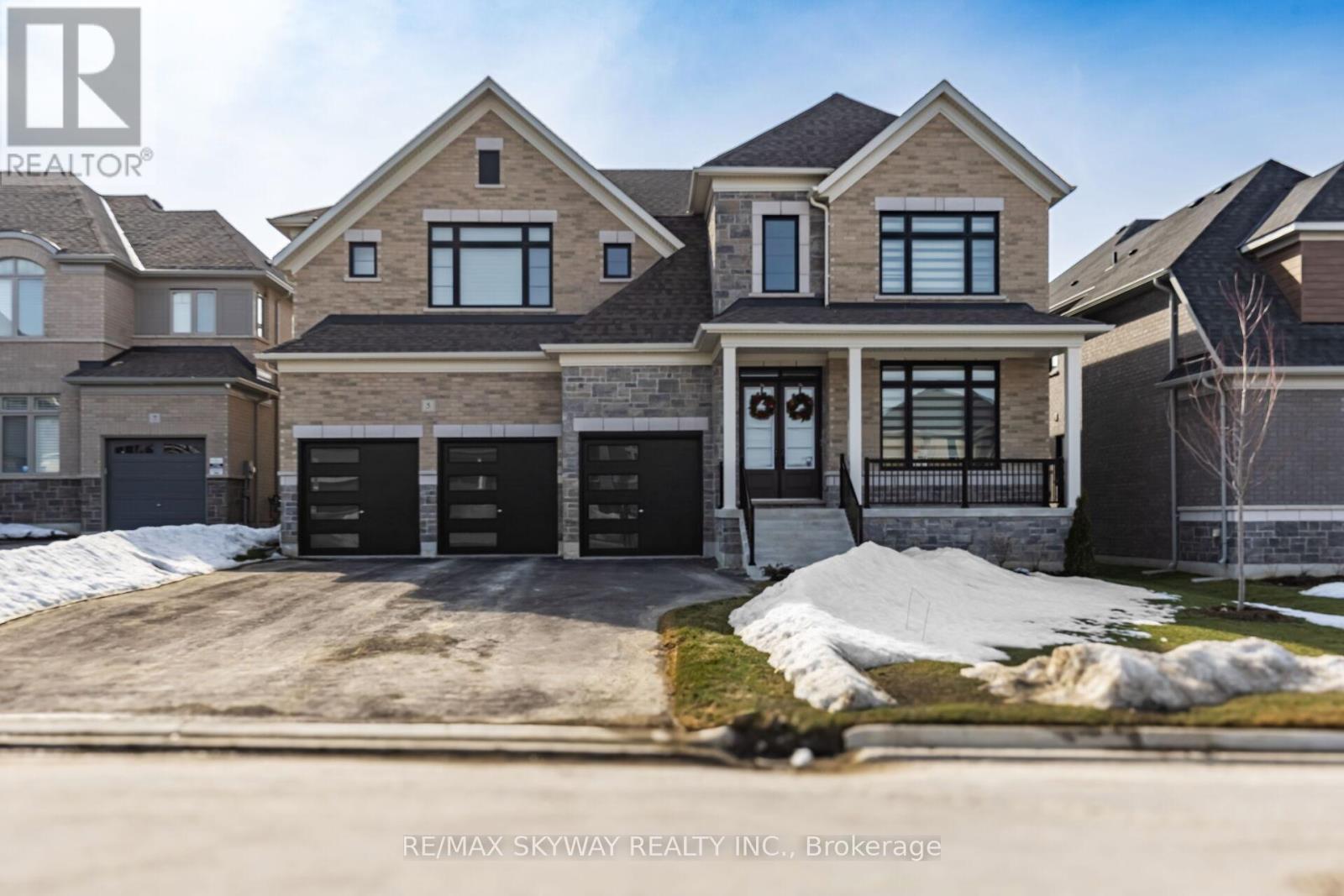 Property at 5 TWINLEAF CRESCENT image 2