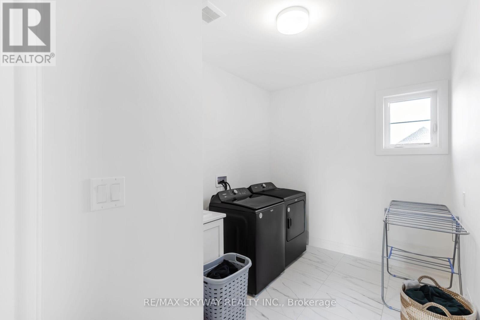 5 Twinleaf Crescent, Adjala-Tosorontio, Ontario  L0G 1W0 - Photo 35 - N12042647