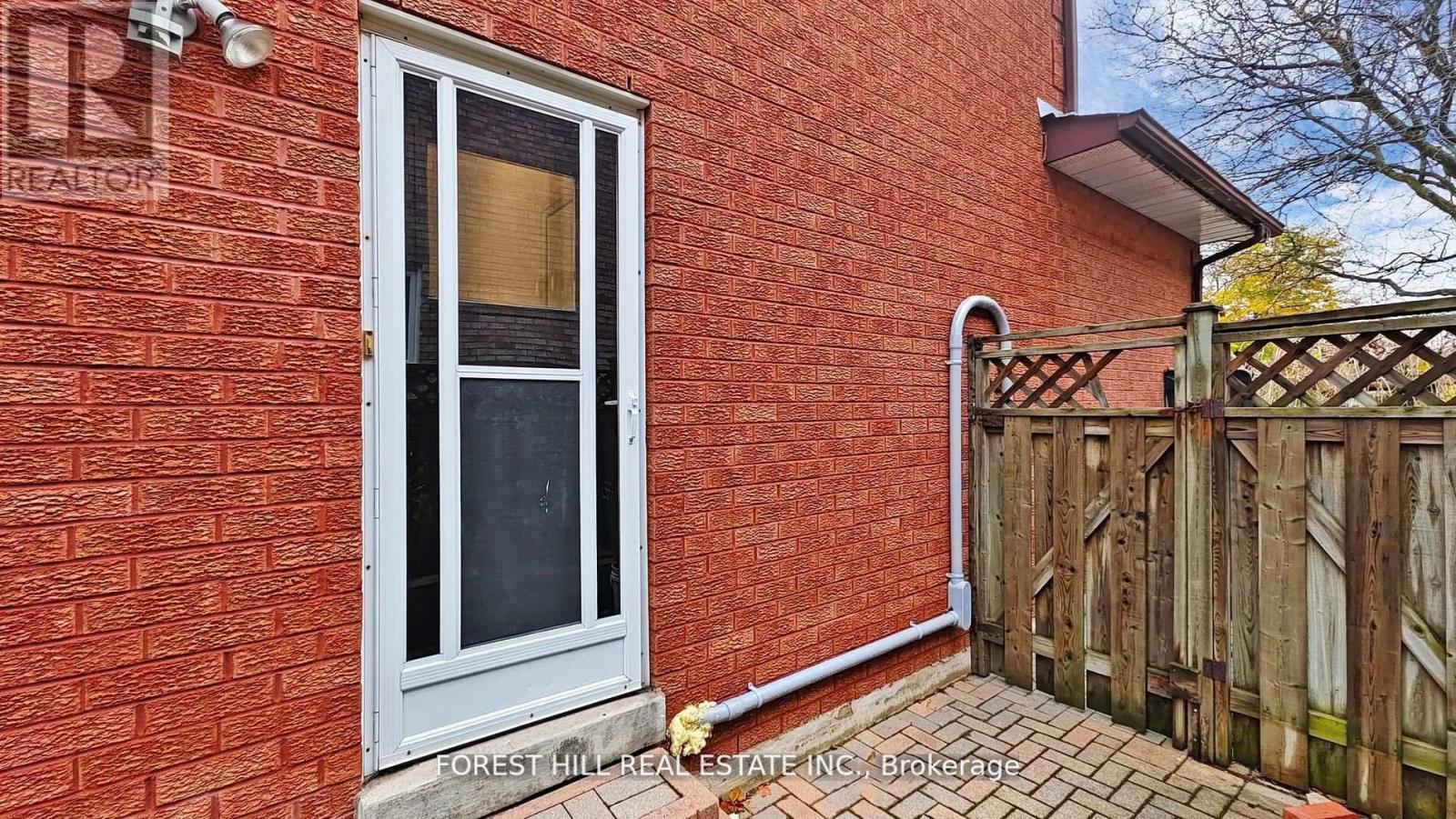 Bsmt - 1469 Brentano Boulevard, Mississauga (Lakeview), Ontario  L4X 1A2 - Photo 2 - W12042693