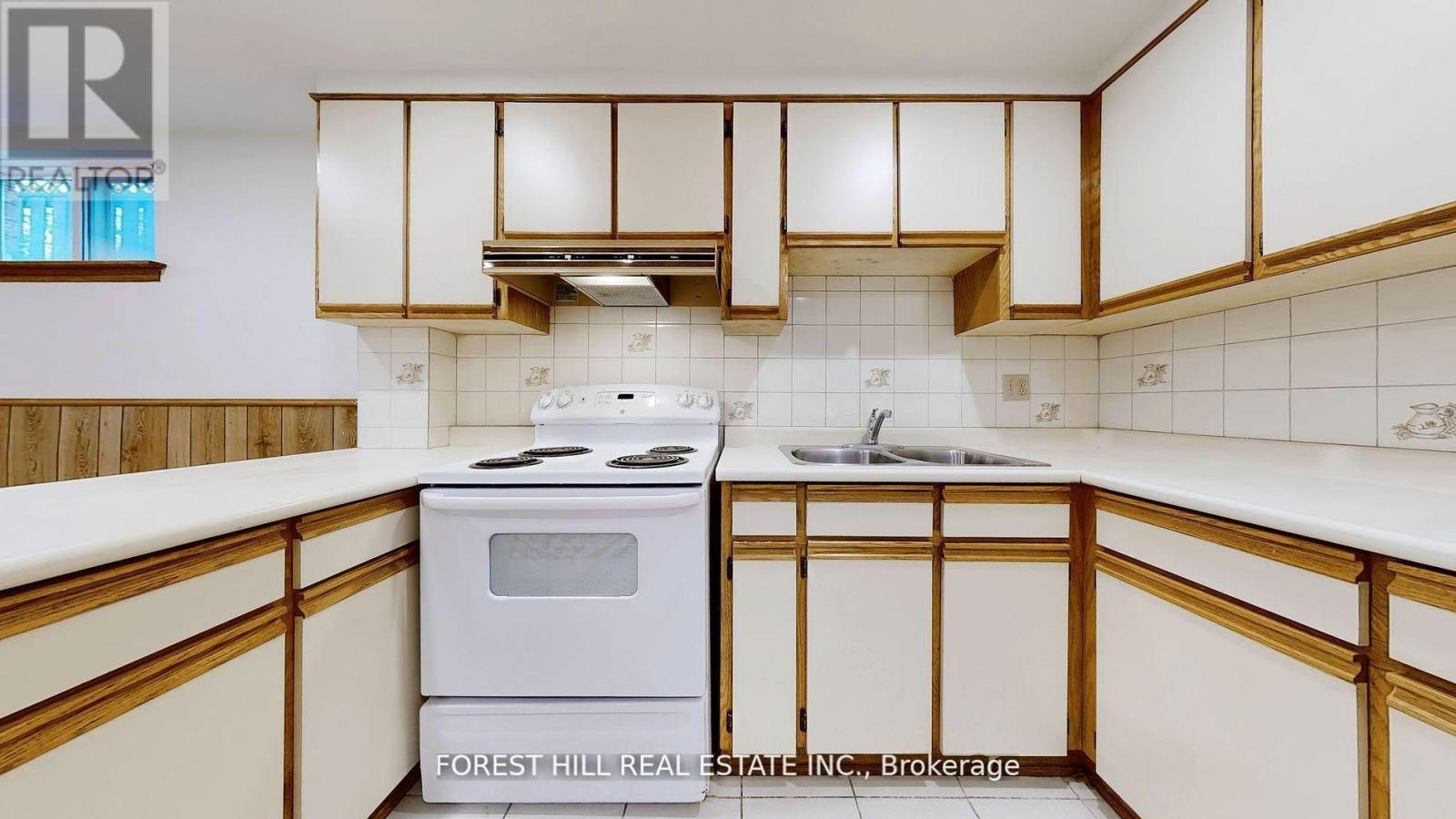 Bsmt - 1469 Brentano Boulevard, Mississauga (Lakeview), Ontario  L4X 1A2 - Photo 7 - W12042693