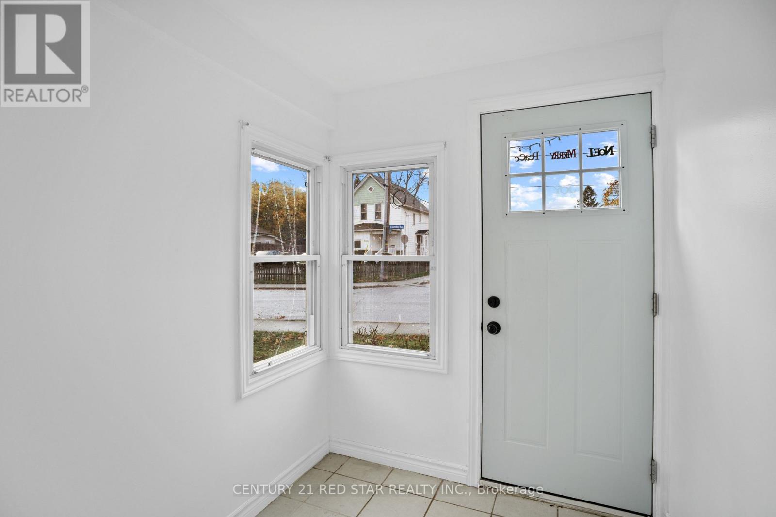 Property at 5082 ST. LAWRENCE AVENUE image 3