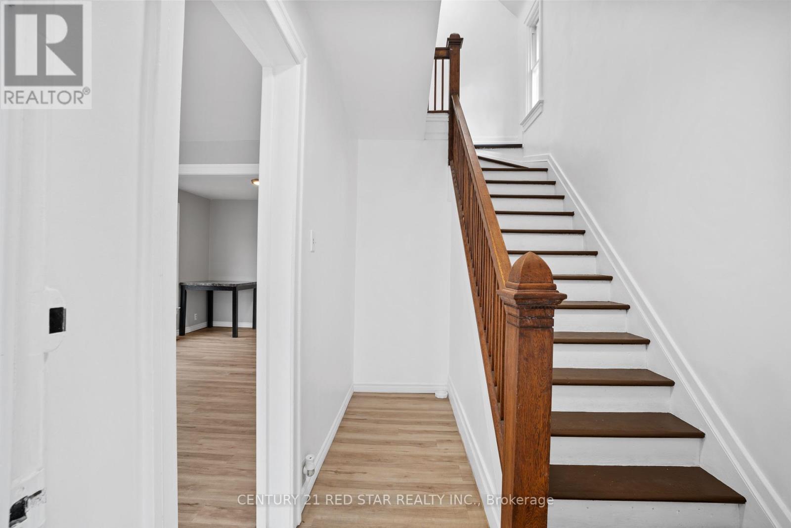 Property at 5082 ST. LAWRENCE AVENUE image 5