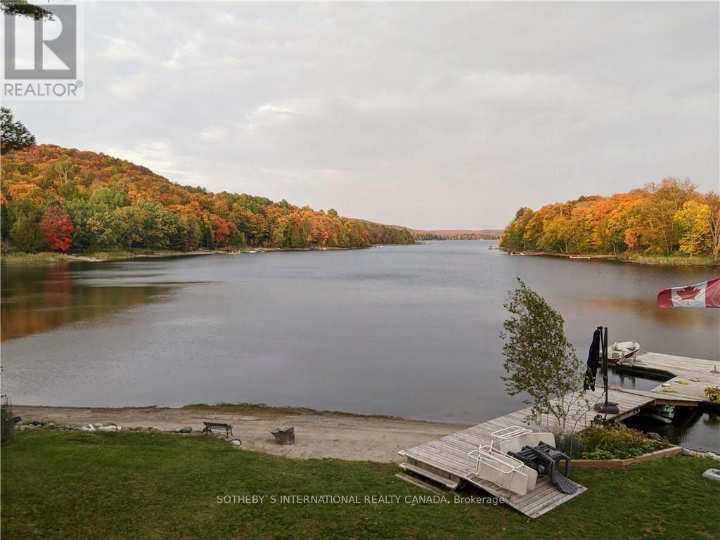 2720 Haliburton Lake Road, Dysart Et Al, Ontario  K0M 1M0 - Photo 10 - X12042692