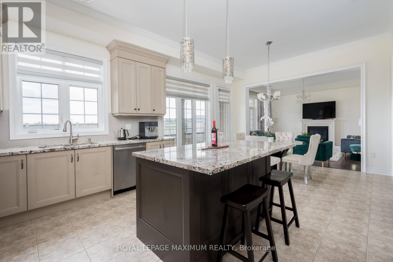 25 Munsie Drive, King, Ontario  L7B 0N8 - Photo 12 - N12041700