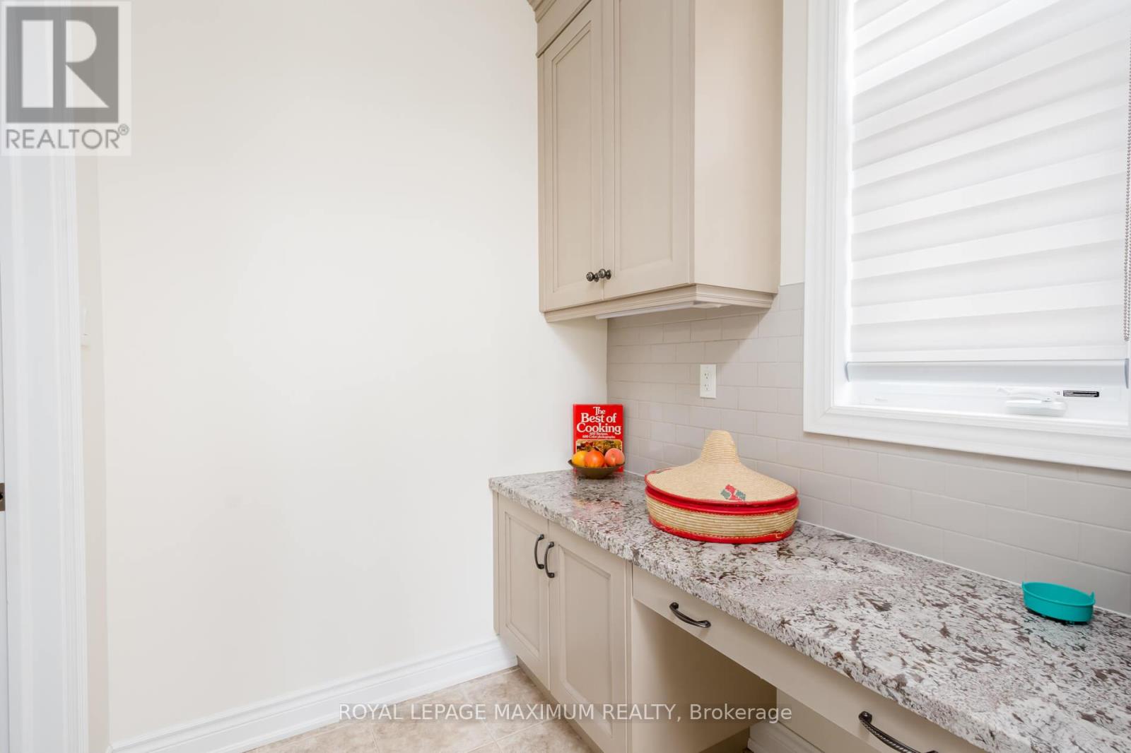 25 Munsie Drive, King, Ontario  L7B 0N8 - Photo 13 - N12041700