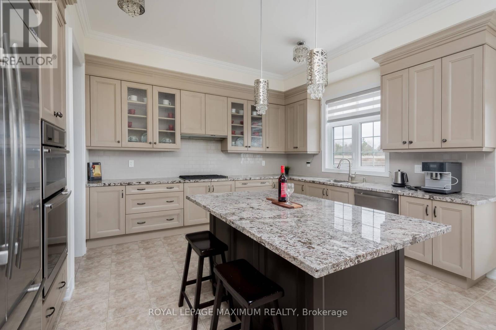 25 Munsie Drive, King, Ontario  L7B 0N8 - Photo 9 - N12041700