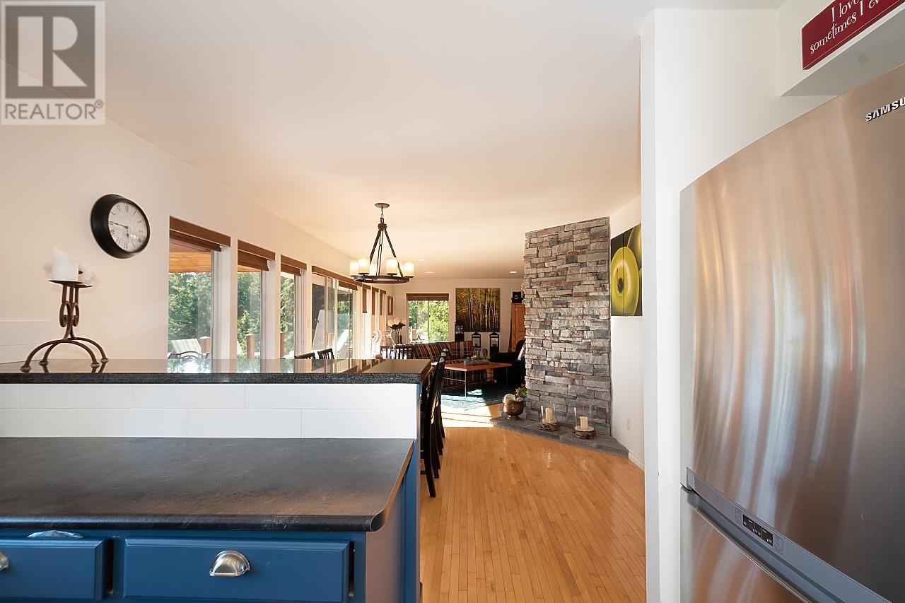 1526 Whitesails Drive, Bowen Island, British Columbia  V0N 1G2 - Photo 25 - R2921035