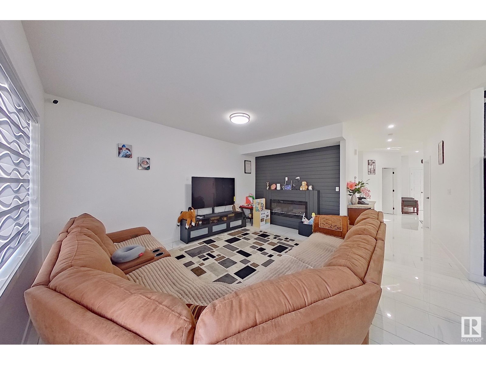 Property at 2538 14A NW NW image 1
