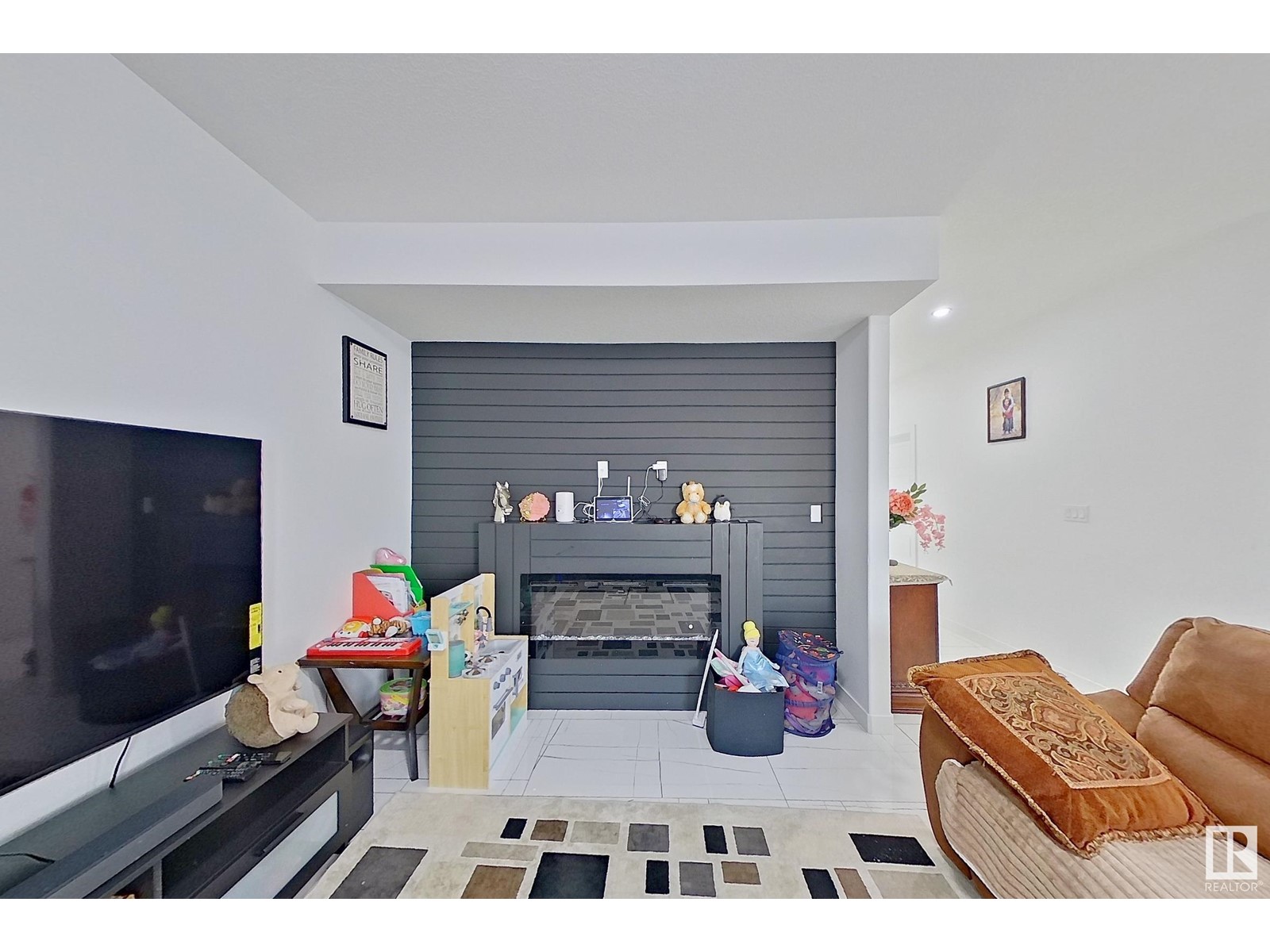 Property at 2538 14A NW NW image 4
