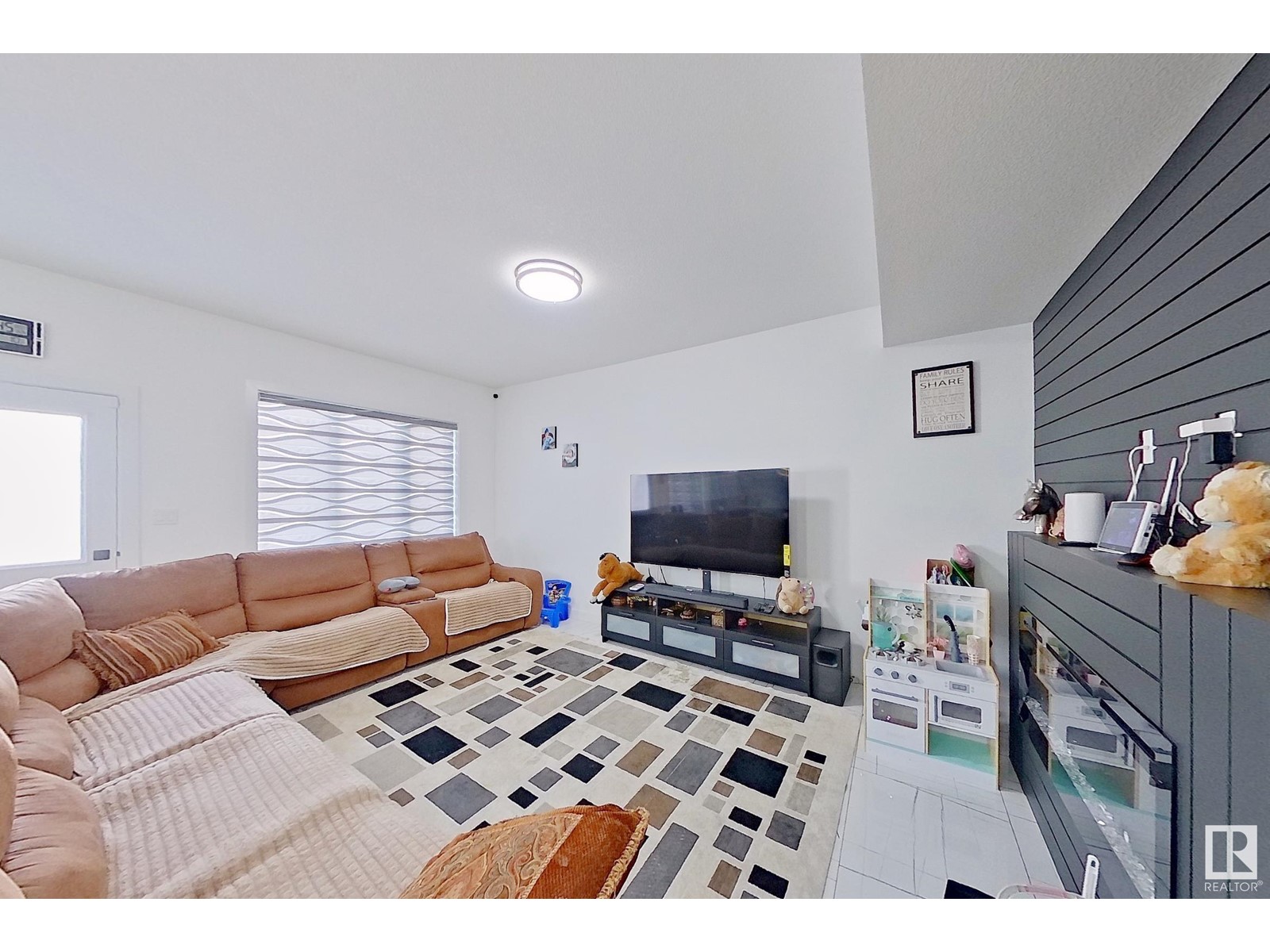Property at 2538 14A NW NW image 2