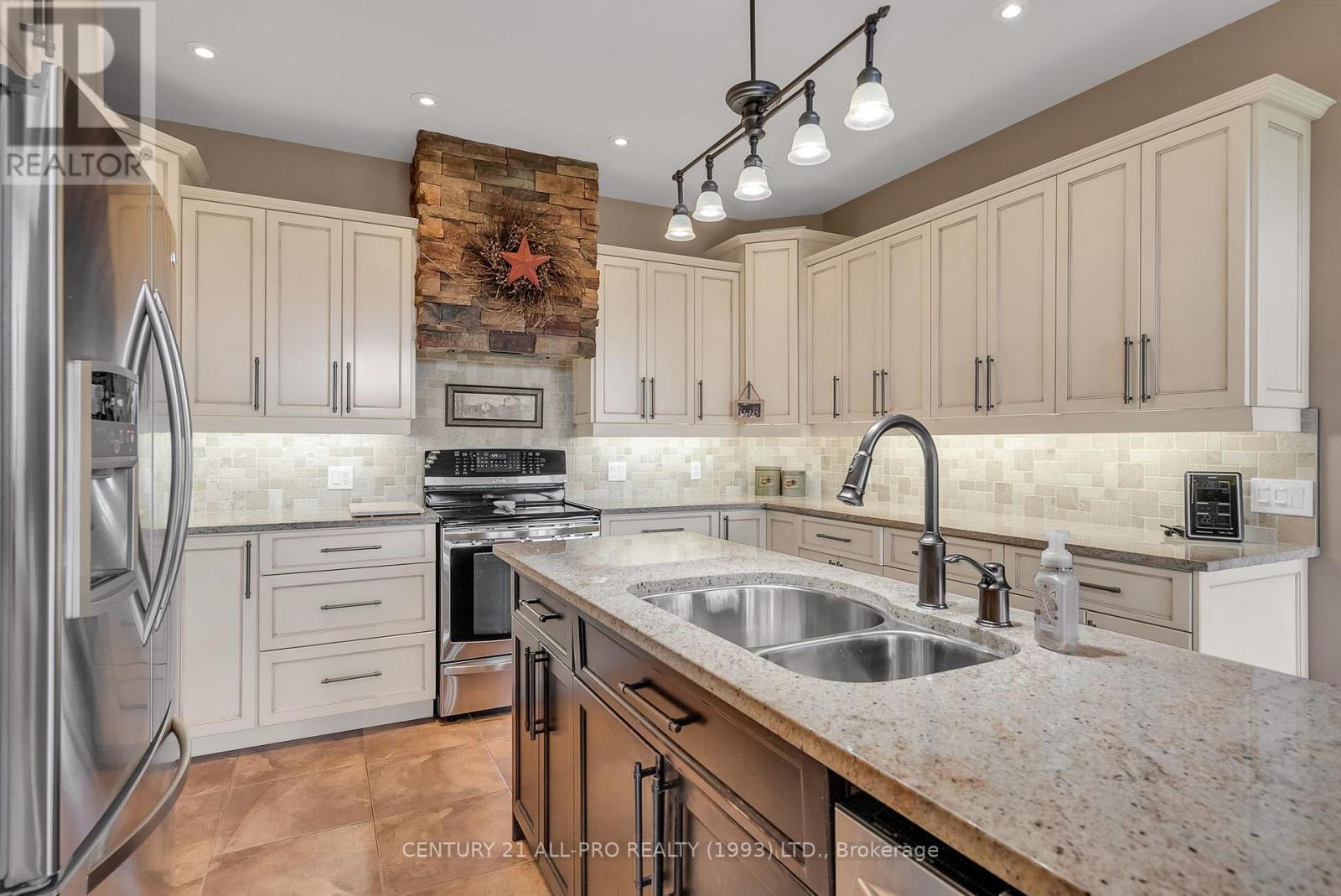 2300 Victoria Road, Prince Edward County (Ameliasburg Ward), Ontario  K0K 1L0 - Photo 14 - X12042845