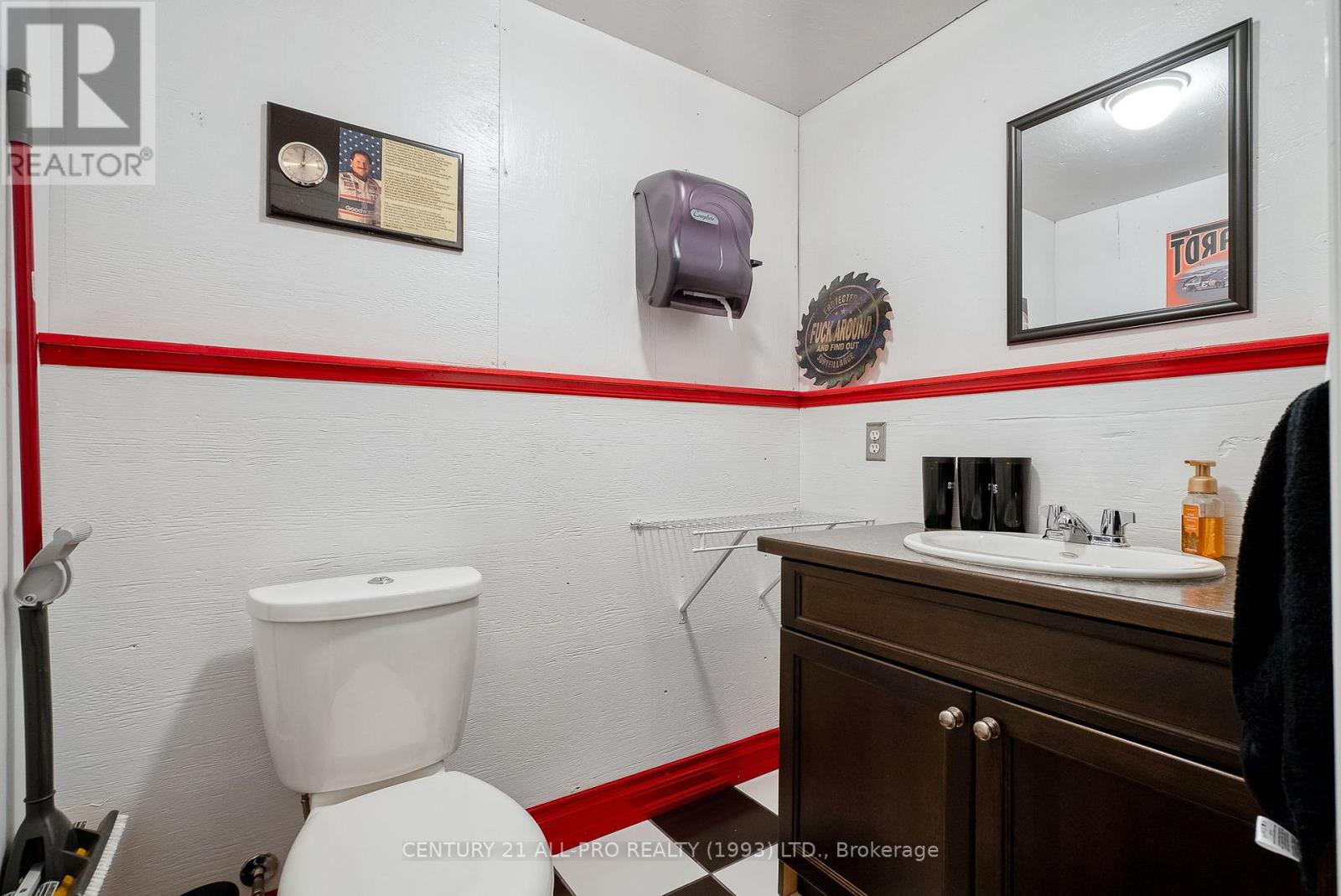 2300 Victoria Road, Prince Edward County (Ameliasburg Ward), Ontario  K0K 1L0 - Photo 45 - X12042845