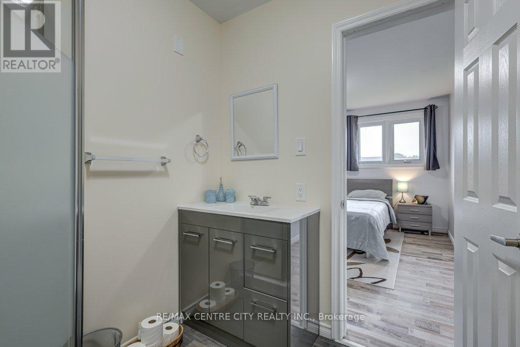 Photo 11 of 23 for 96 Treelawn Avenue