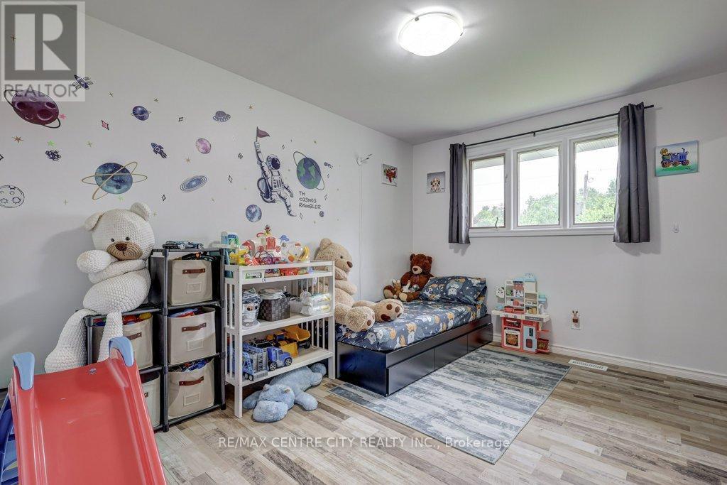 Photo 12 of 23 for 96 Treelawn Avenue