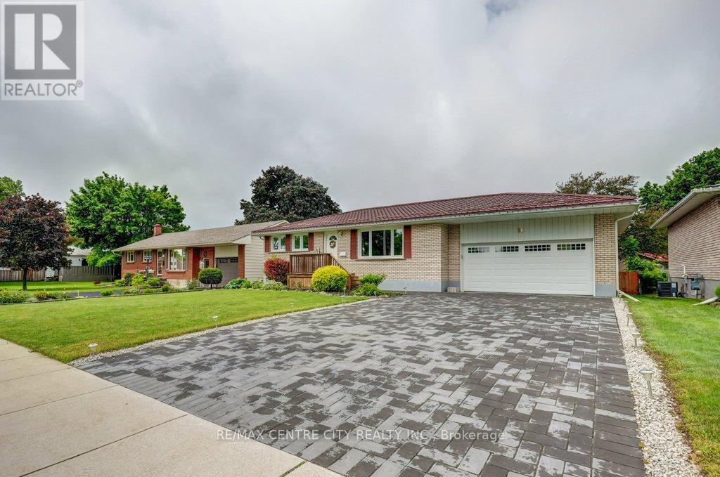 Photo 18 of 23 for 96 Treelawn Avenue