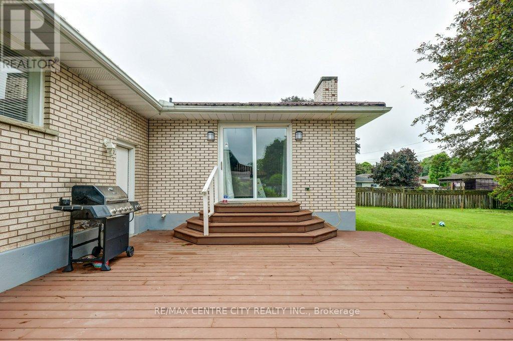 Photo 20 of 23 for 96 Treelawn Avenue