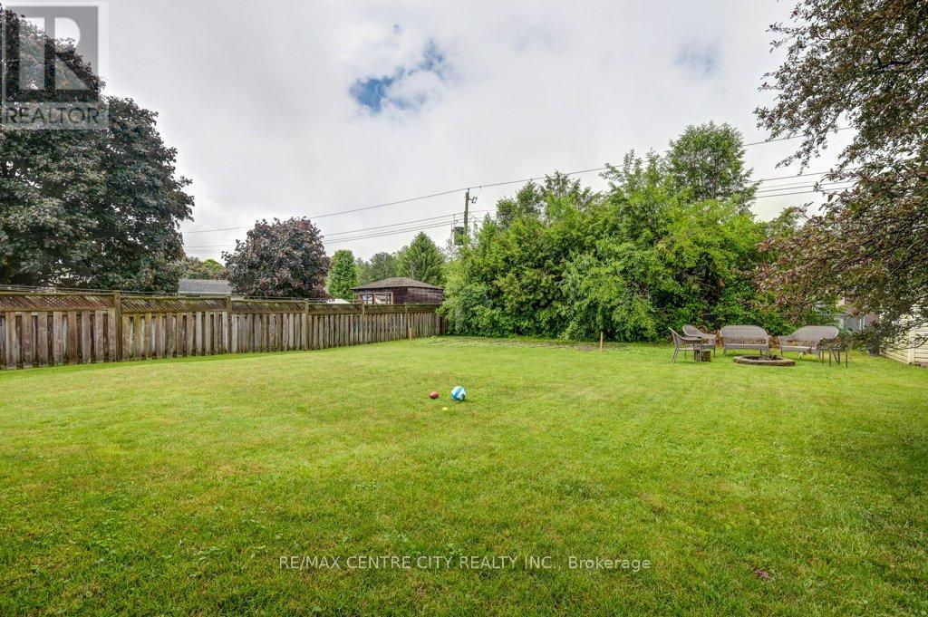 Photo 21 of 23 for 96 Treelawn Avenue