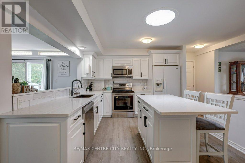 Photo 4 of 23 for 96 Treelawn Avenue