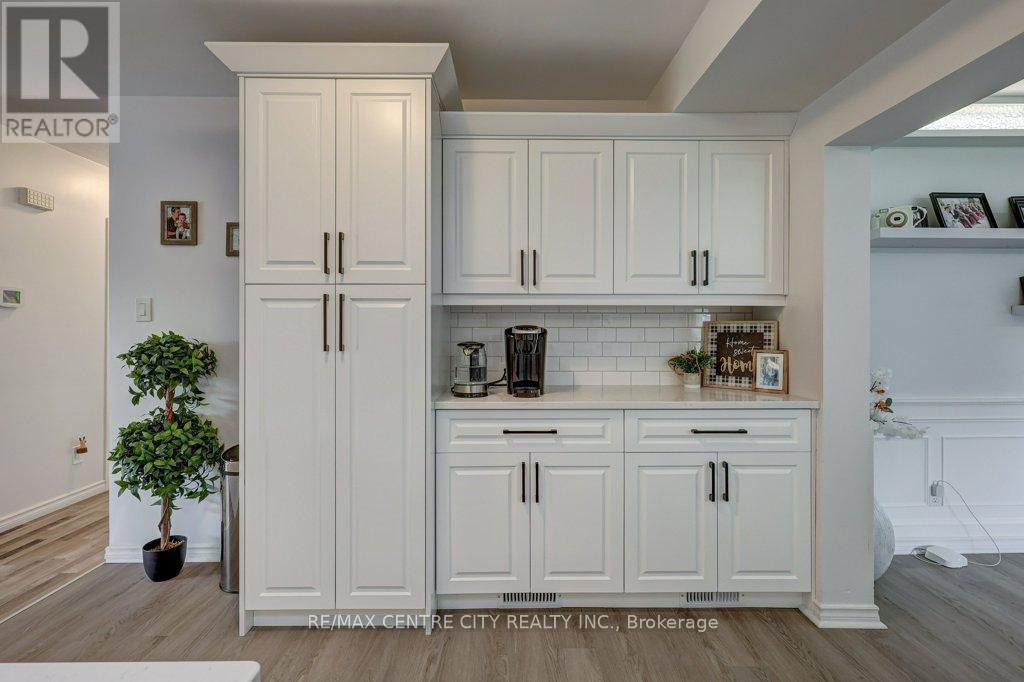 Photo 5 of 23 for 96 Treelawn Avenue