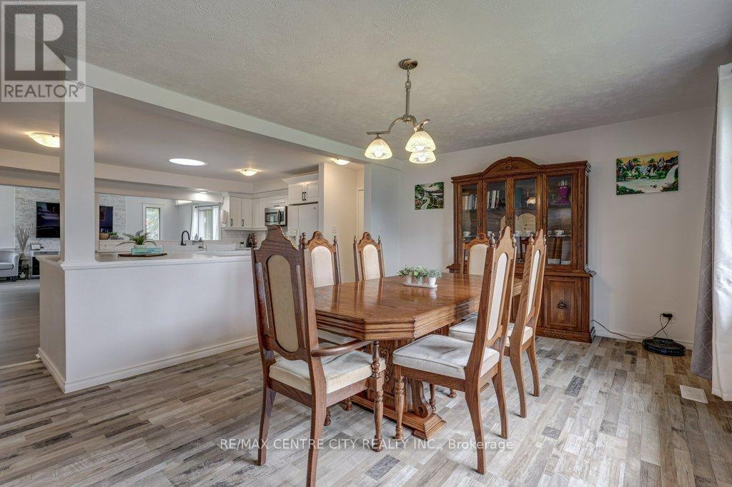 Photo 7 of 23 for 96 Treelawn Avenue