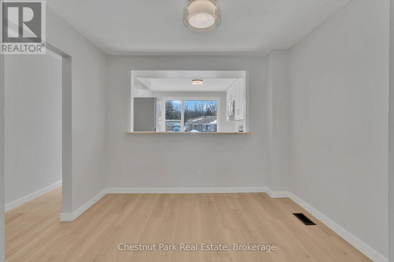 516 Tenth Street, Collingwood, Ontario  L9Y 2H3 - Photo 10 - S12042704