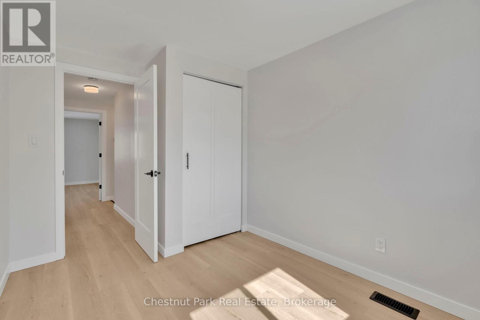 516 Tenth Street, Collingwood, Ontario  L9Y 2H3 - Photo 24 - S12042704