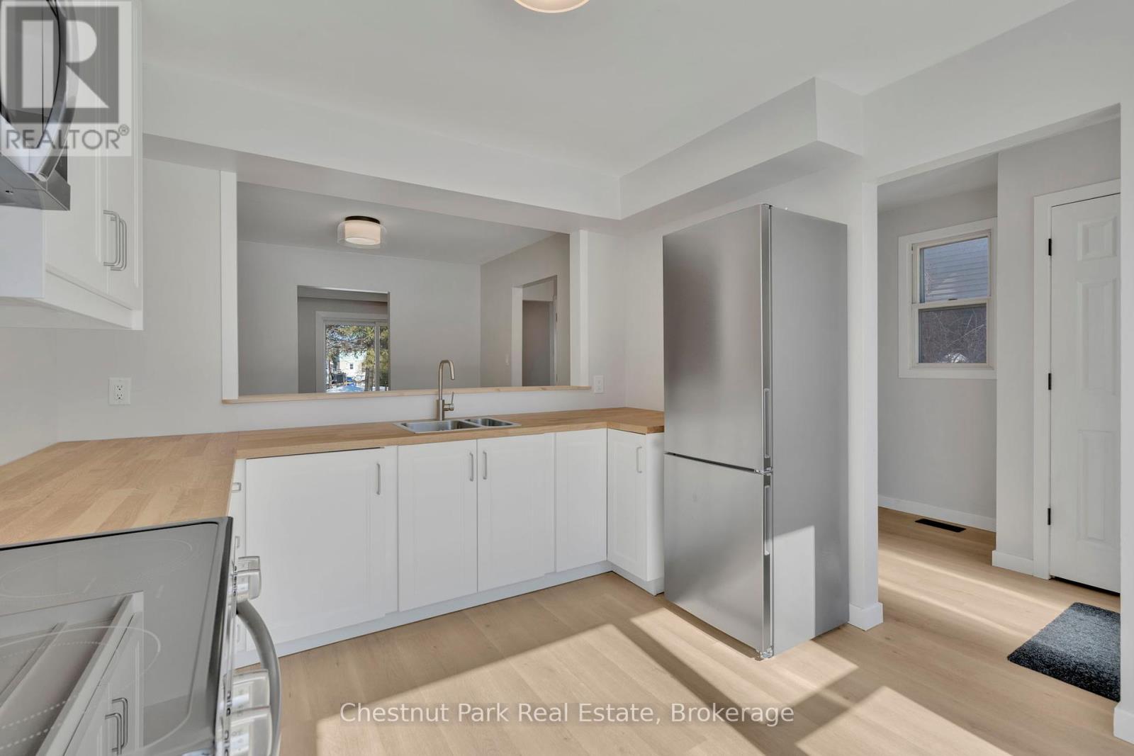 516 Tenth Street, Collingwood, Ontario  L9Y 2H3 - Photo 7 - S12042704