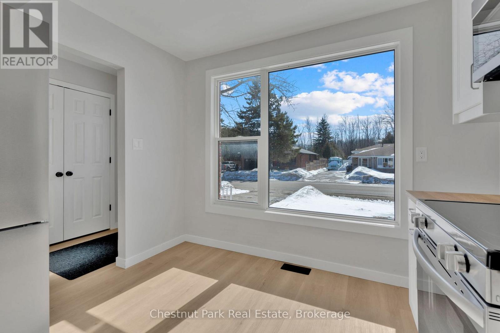 516 Tenth Street, Collingwood, Ontario  L9Y 2H3 - Photo 8 - S12042704