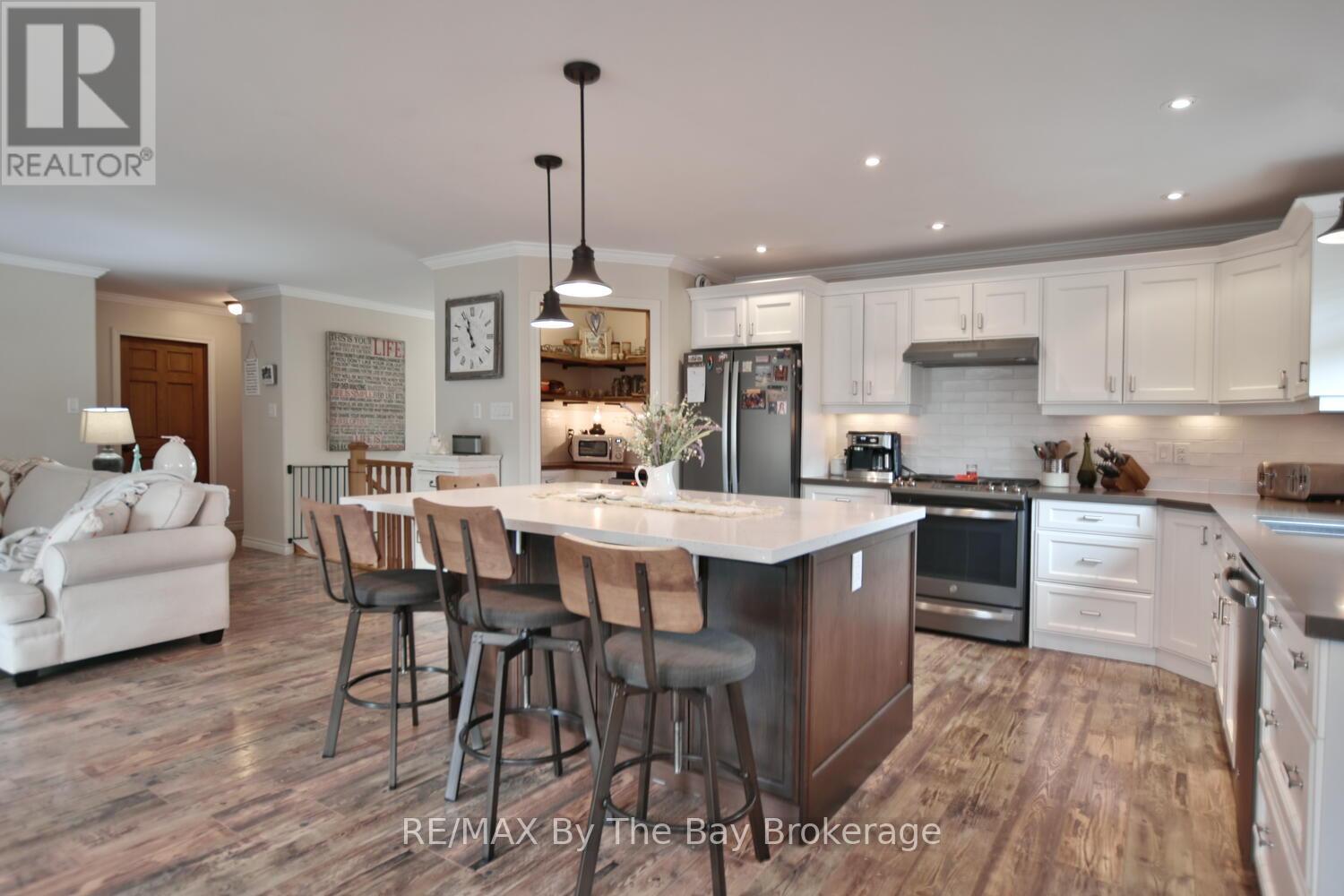 439 Robinson Road, Wasaga Beach, Ontario  L9Z 2Z4 - Photo 12 - S12042796