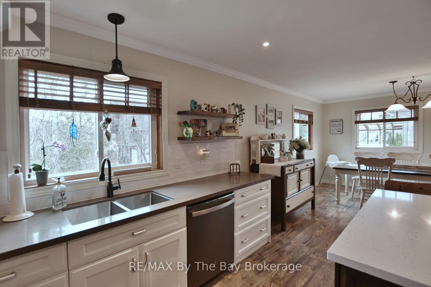 439 Robinson Road, Wasaga Beach, Ontario  L9Z 2Z4 - Photo 16 - S12042796