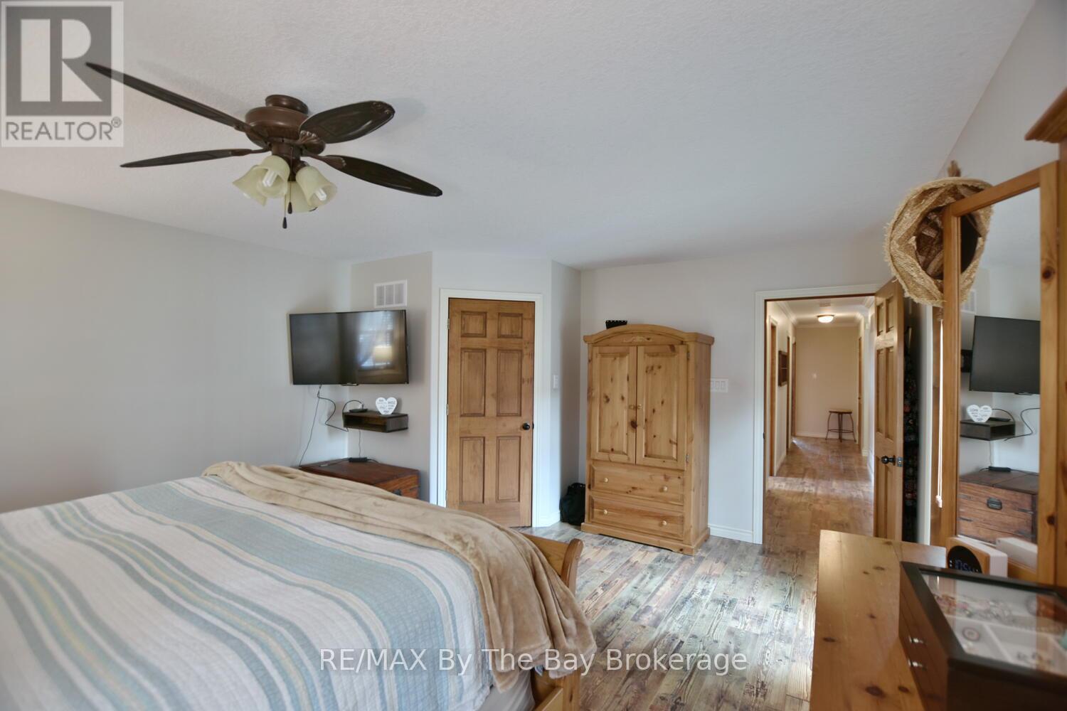 439 Robinson Road, Wasaga Beach, Ontario  L9Z 2Z4 - Photo 21 - S12042796