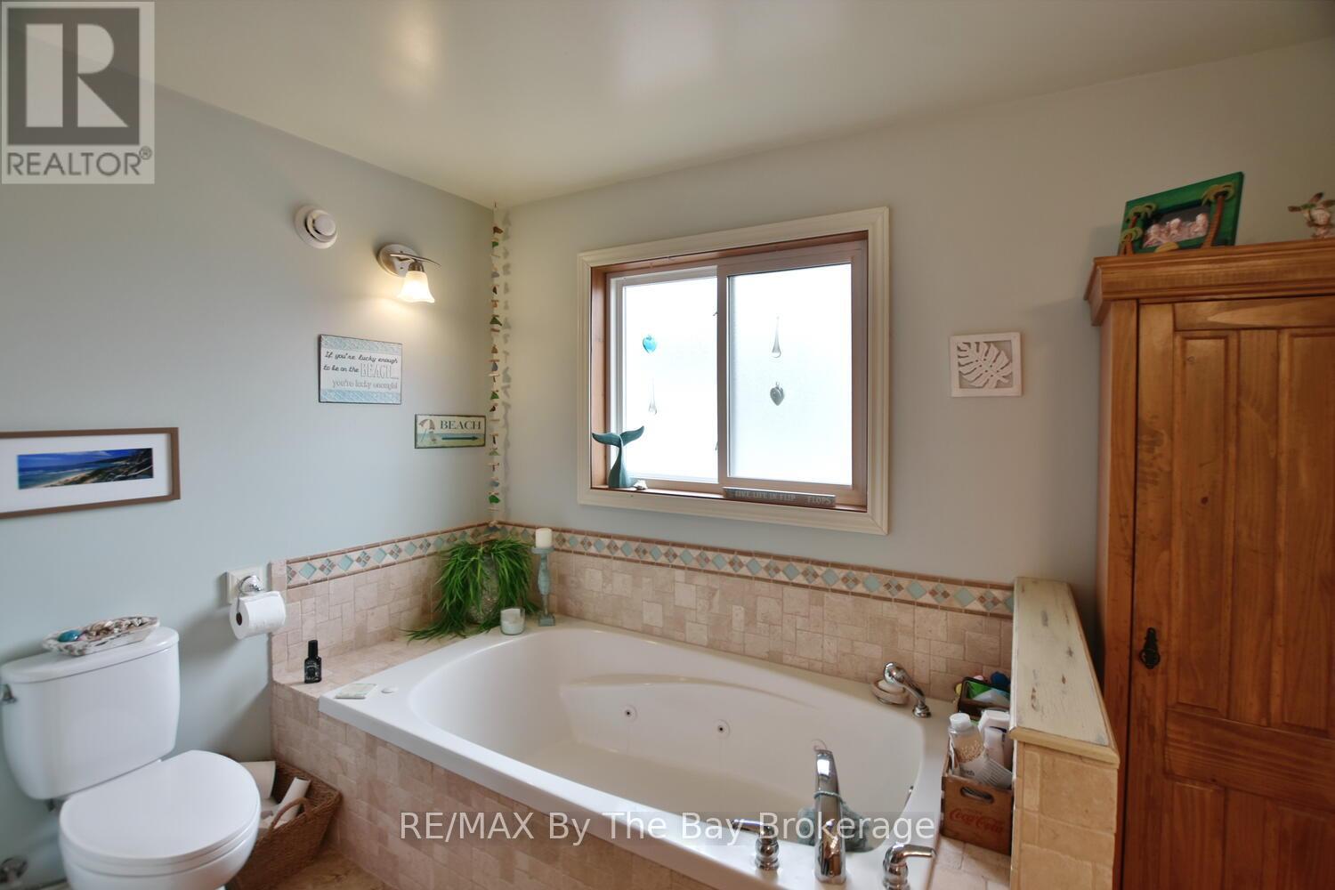 439 Robinson Road, Wasaga Beach, Ontario  L9Z 2Z4 - Photo 23 - S12042796