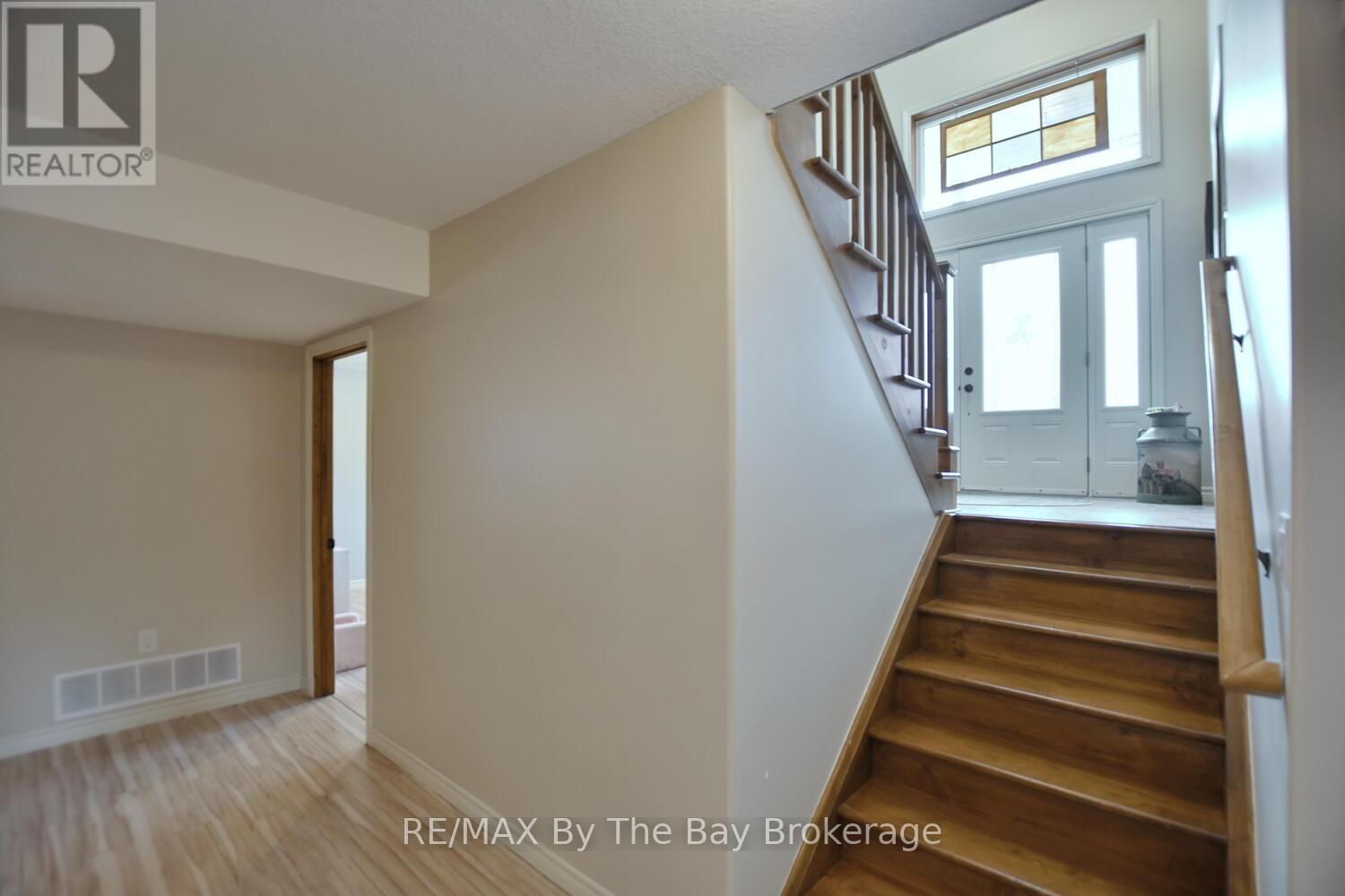 439 Robinson Road, Wasaga Beach, Ontario  L9Z 2Z4 - Photo 28 - S12042796