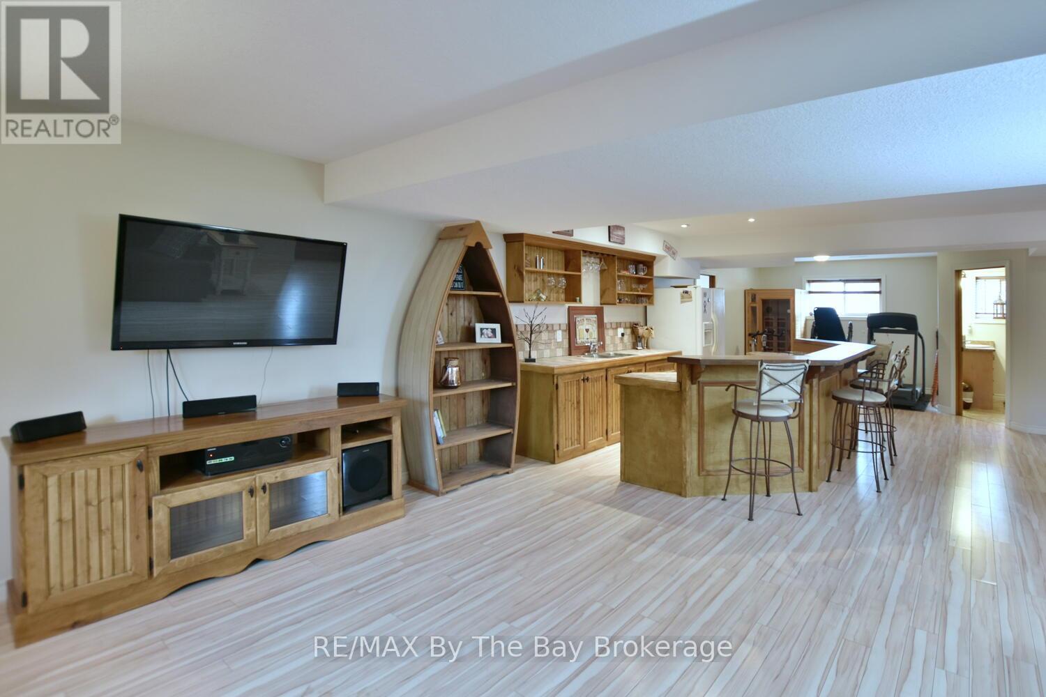 439 Robinson Road, Wasaga Beach, Ontario  L9Z 2Z4 - Photo 30 - S12042796