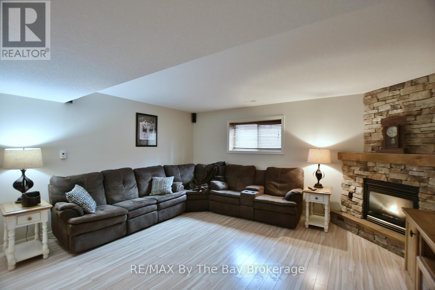 439 Robinson Road, Wasaga Beach, Ontario  L9Z 2Z4 - Photo 33 - S12042796