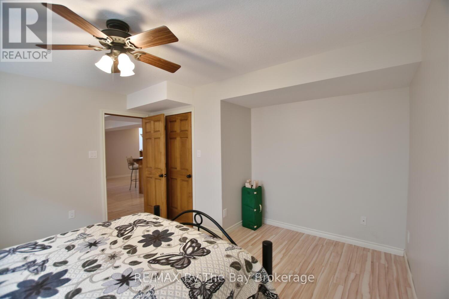 439 Robinson Road, Wasaga Beach, Ontario  L9Z 2Z4 - Photo 37 - S12042796