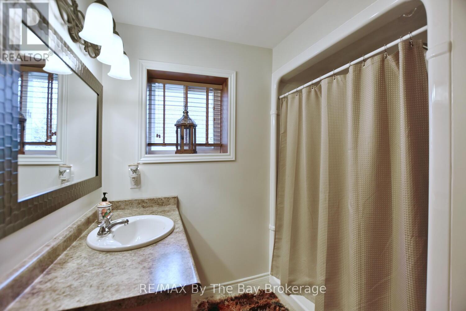 439 Robinson Road, Wasaga Beach, Ontario  L9Z 2Z4 - Photo 38 - S12042796