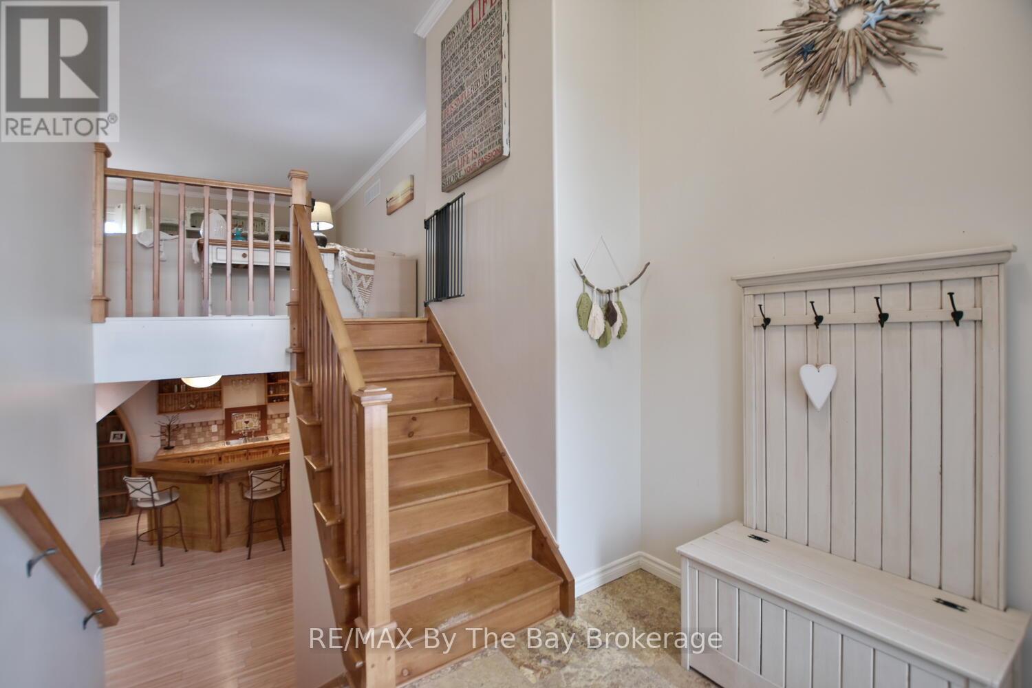 Property at 439 ROBINSON ROAD image 5