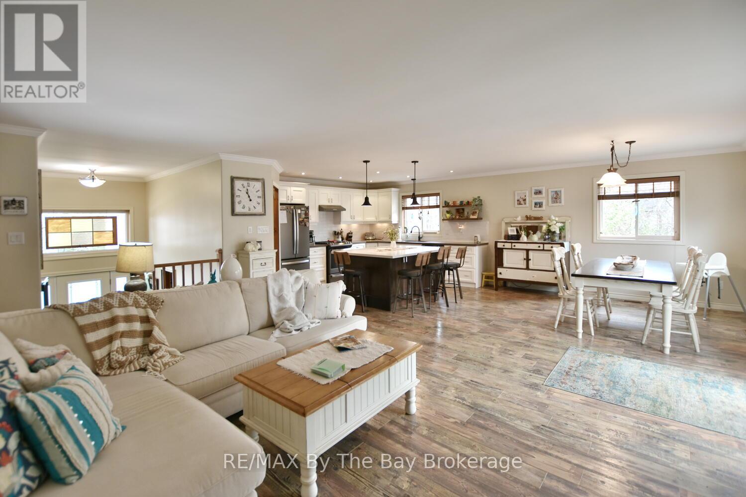 439 Robinson Road, Wasaga Beach, Ontario  L9Z 2Z4 - Photo 9 - S12042796