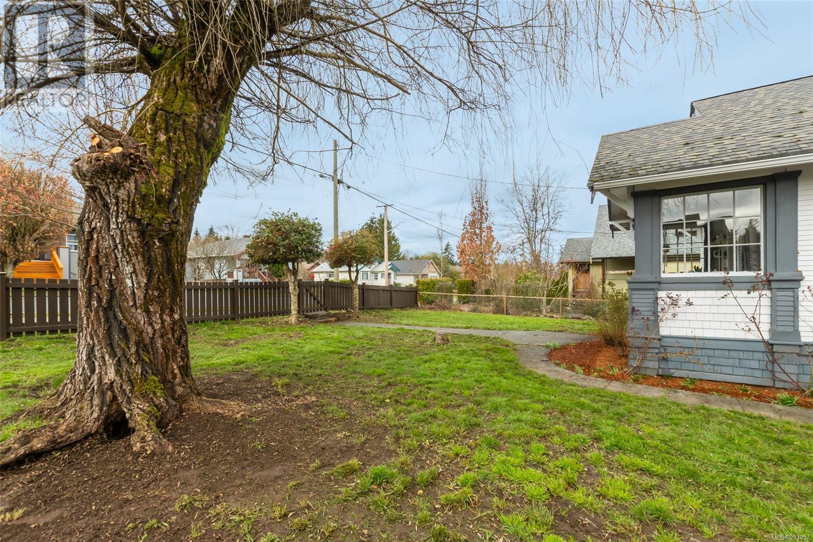 Property at 70 Kennedy St image 5