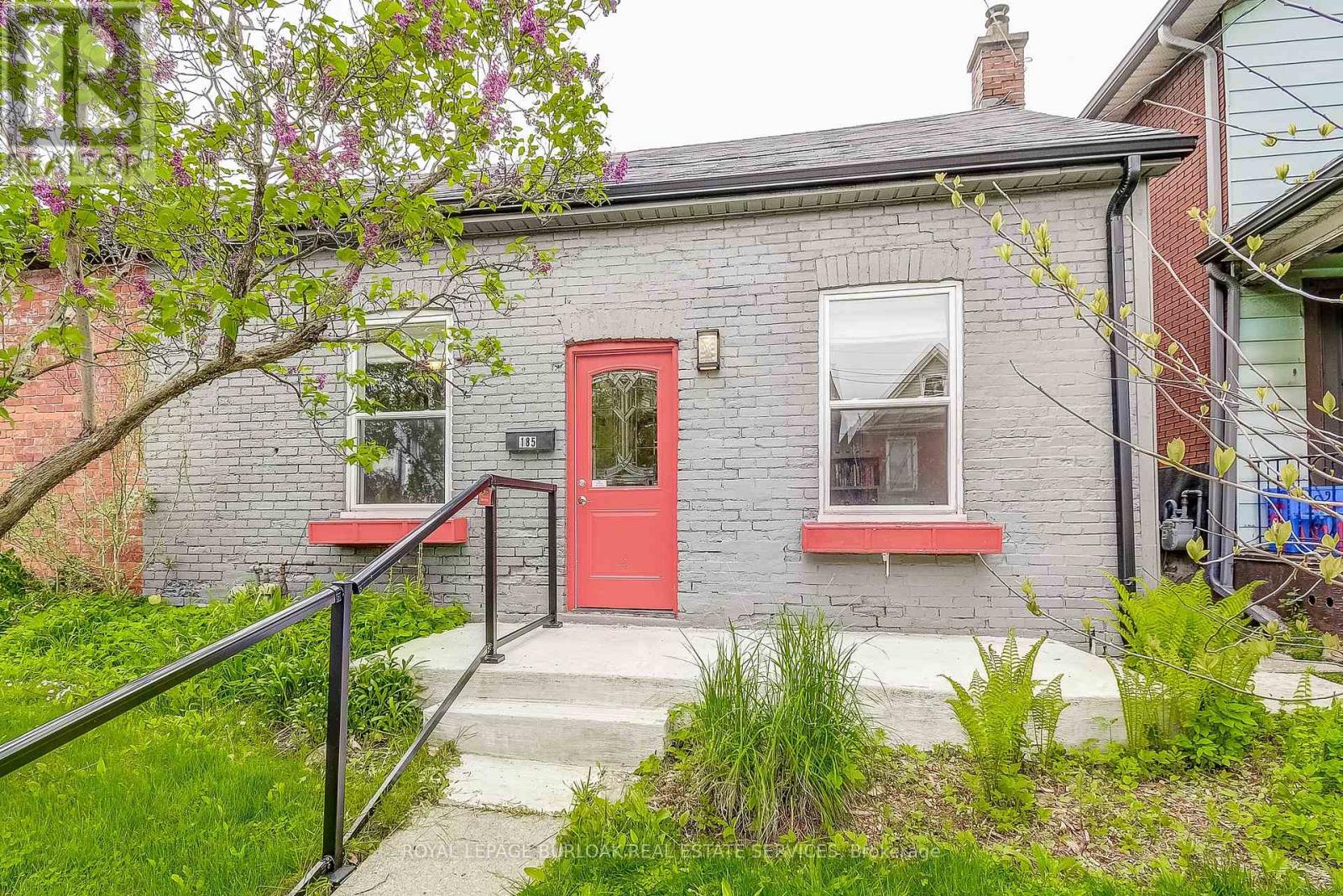 Property at 185 SIMCOE STREET E image 1