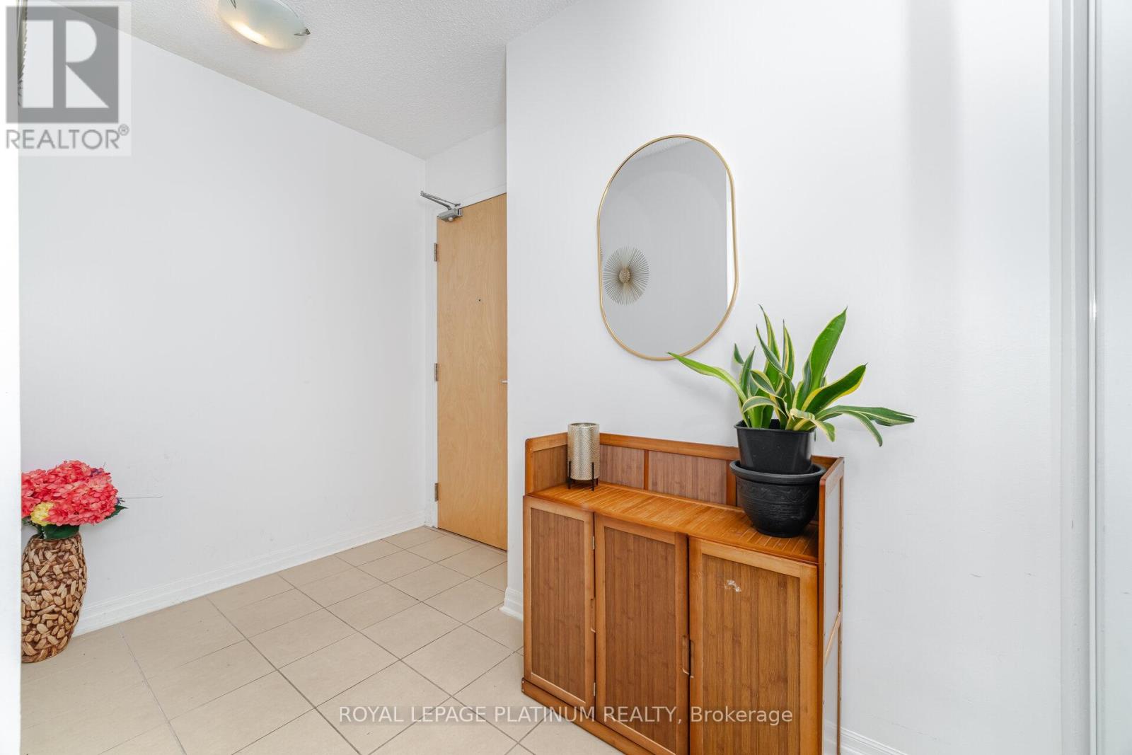 510 - 3515 Kariya Drive, Mississauga, Ontario  L5B 0C1 - Photo 7 - W12042825