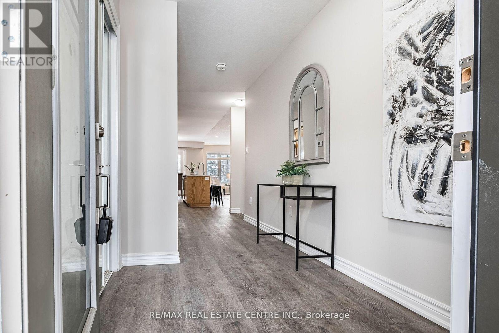10 Utter Place, Hamilton, Ontario  L8J 2V5 - Photo 5 - X12042820