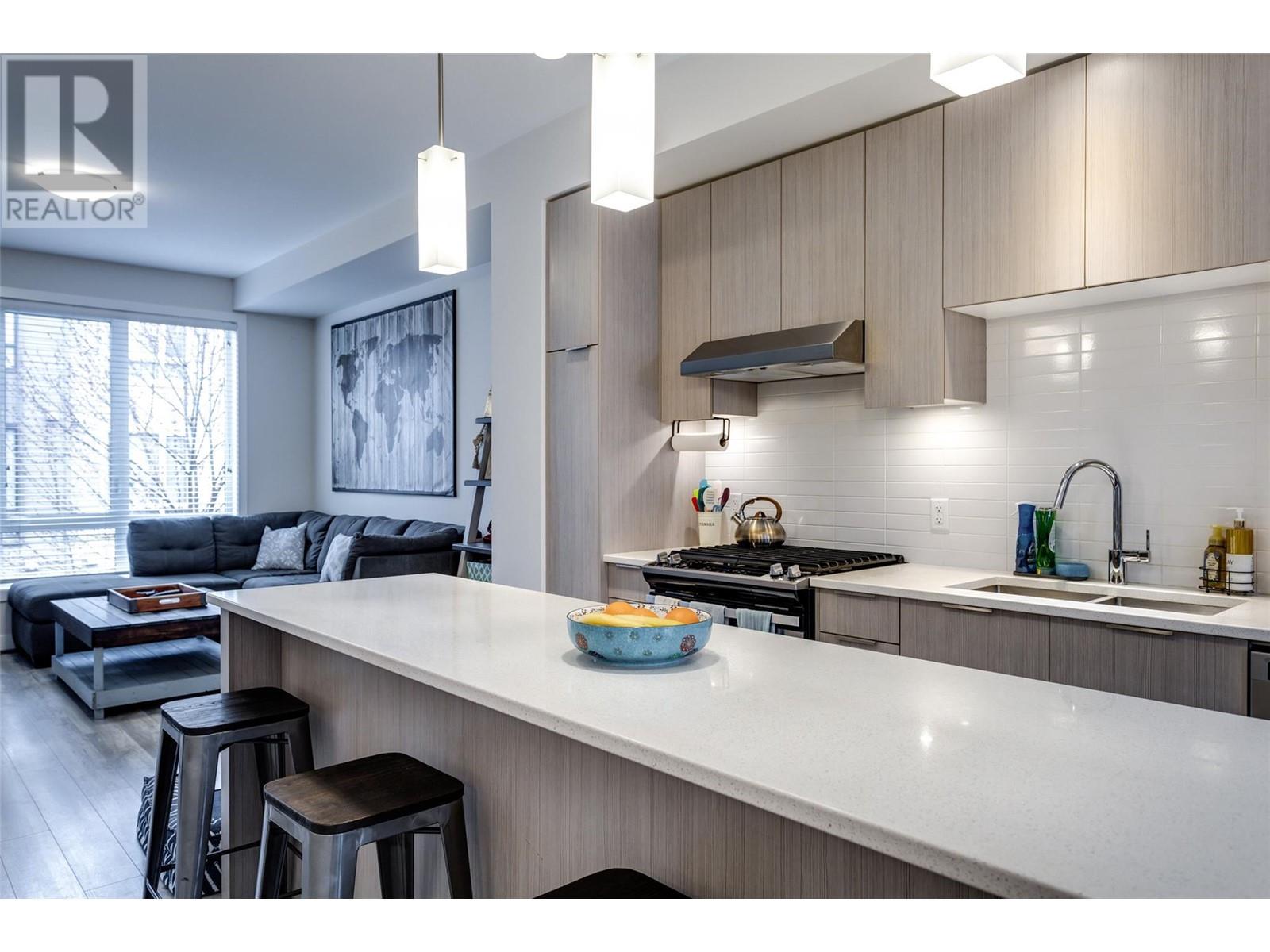 Property at 170 Celano Crescent Unit# 19 image 2