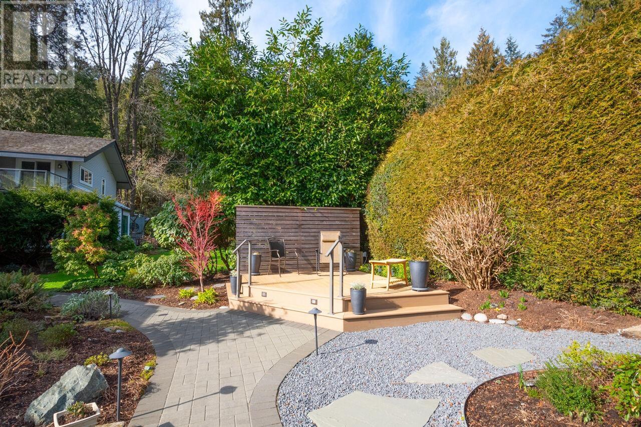 6955 Odlum Court, West Vancouver, British Columbia  V7W 3B6 - Photo 30 - R2972449