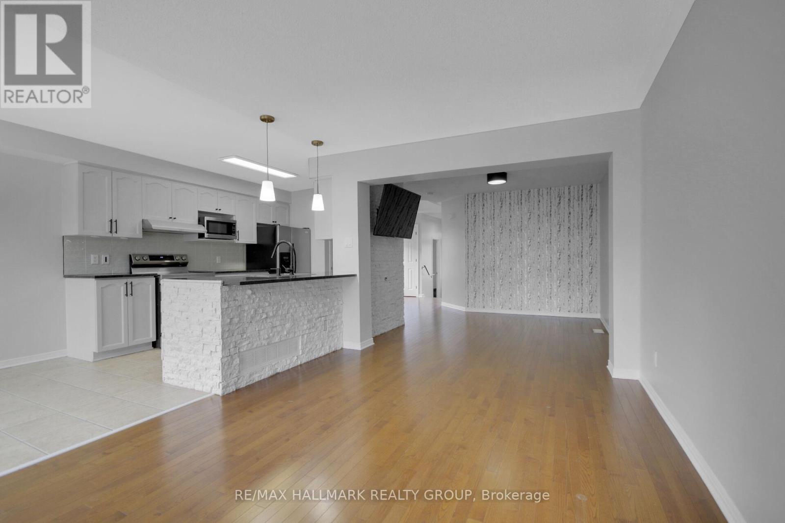Property at 174 GATESPARK image 4