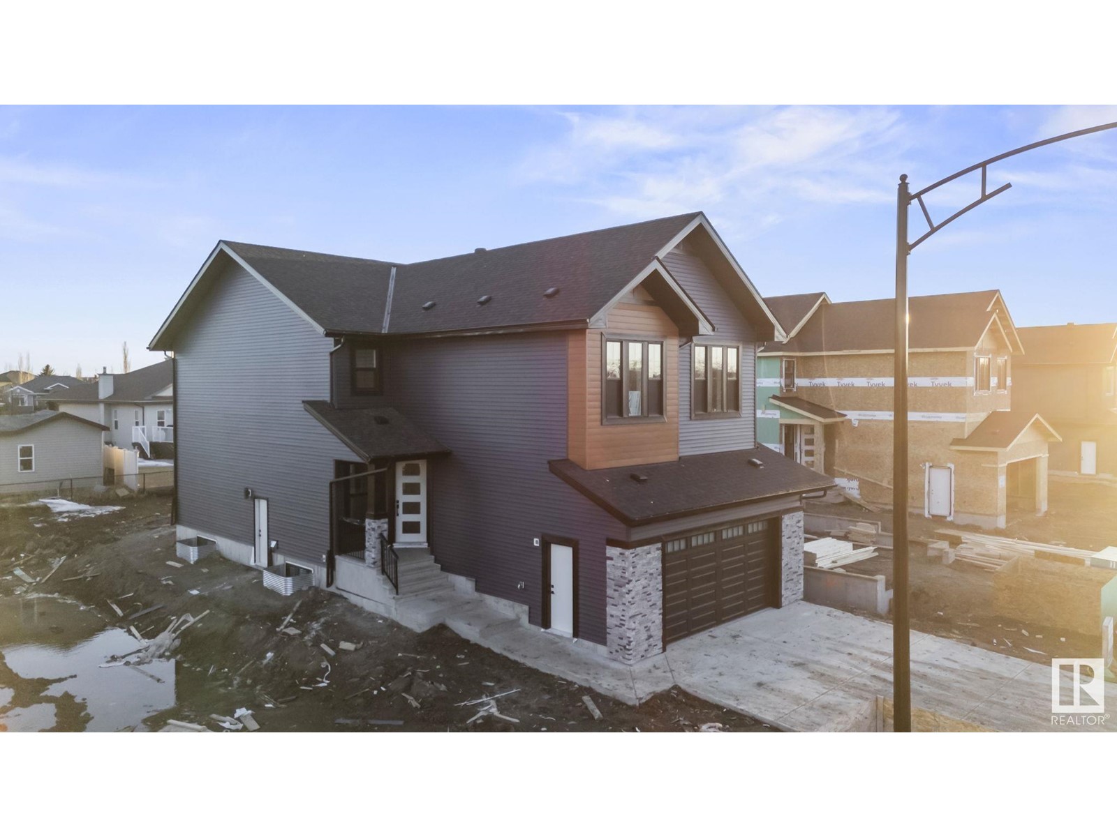 Property at 283 165 AV NE image 3